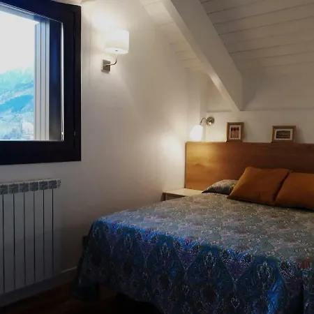 Pleta Del Mon Atico アパート ベナスケ